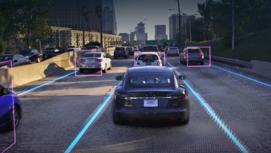 Tesla планирует вложиться в роботизированное такси