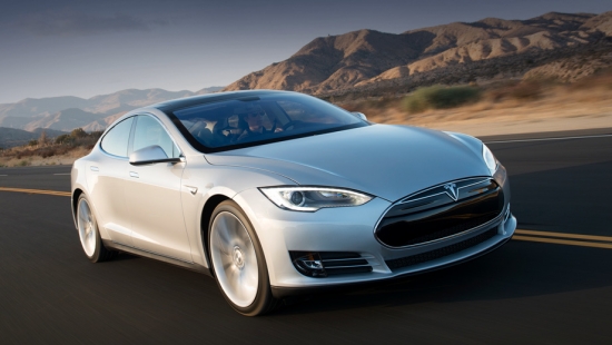 Компания Tesla отзовет часть машин в Латвии и России
