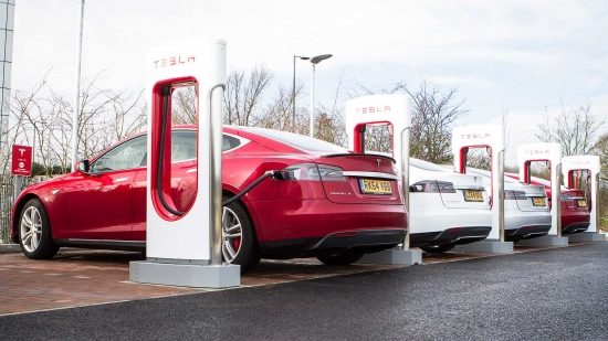 Первая зарядная станция Tesla появится в Латвии